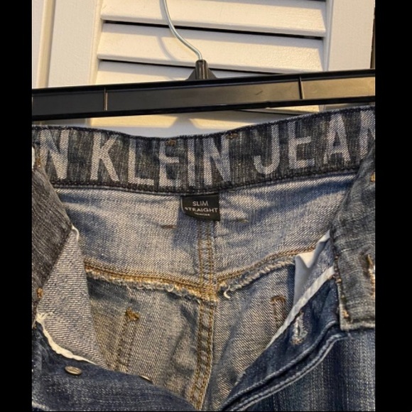 *NEW* Calvin Klein Slim Straight Ripped Jeans (Size 34) - Picture 4 of 8